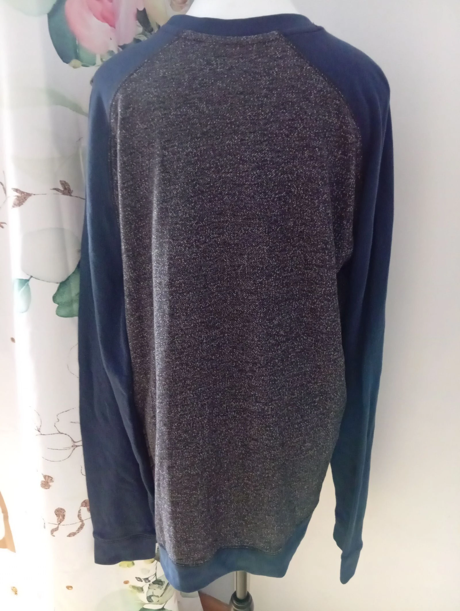 Sudadera ligera informal con bolsillo canguro 60% algodón – photo 6